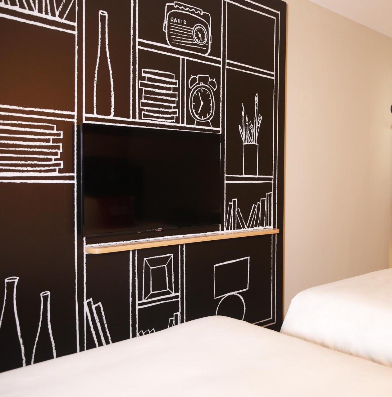 Ibis Haikou Injoy Plaza Hotel Buitenkant foto