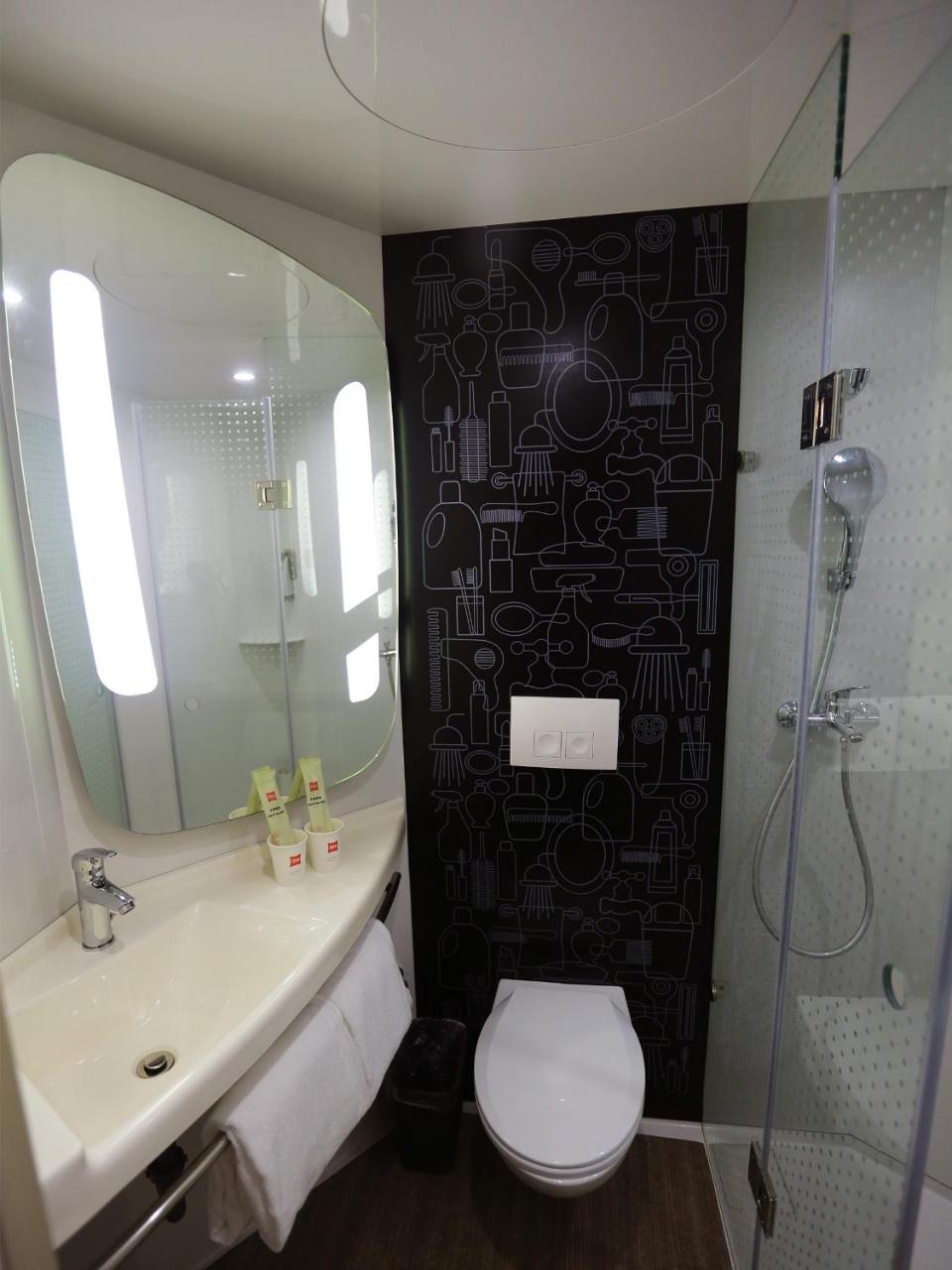 Ibis Haikou Injoy Plaza Hotel Buitenkant foto